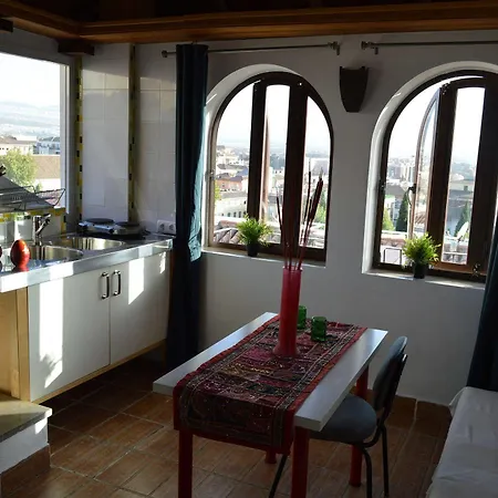 Golondrinas De La Alhambra * Granada